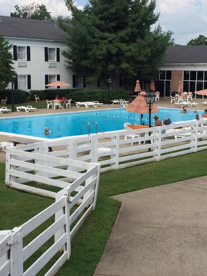Breckinridge Inn Louisville-Jefferson County Extérieur photo