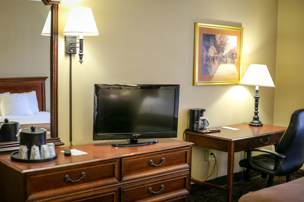 Breckinridge Inn Louisville-Jefferson County Extérieur photo