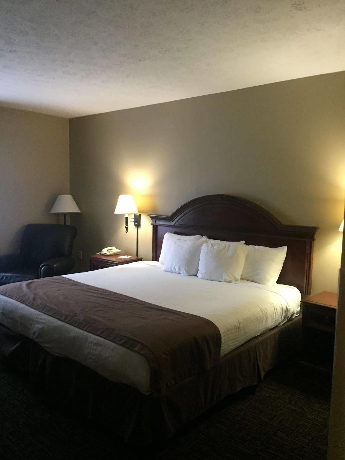 Breckinridge Inn Louisville-Jefferson County Extérieur photo